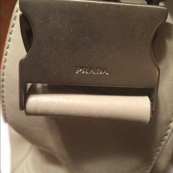 Prada Rare Shoulder Bag with hook & Loop closure - Picture 2 of 16